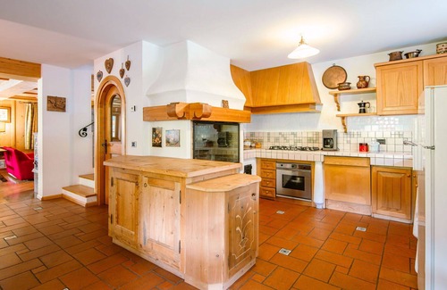 Penia House | Nice apartment in villa for 5 guests with WIFI, TV and terrace