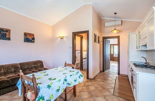 Lidarno Villa | Nice apartment in villa for 4 people with pool, A/C, WIFI, TV, patio and pets allowed
