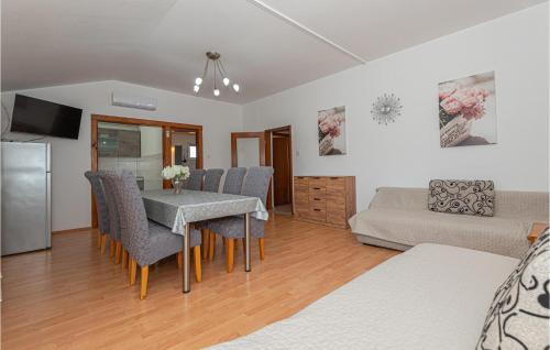 Sibenik House | Nice Home In Konjevrate With Wifi