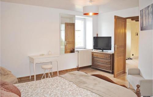 Plehedel House | Nice Home In Plehedel