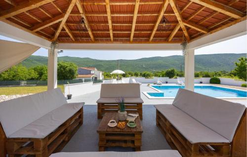 Primorski Dolac House | Nice Home In Primorski Dolac With Sauna