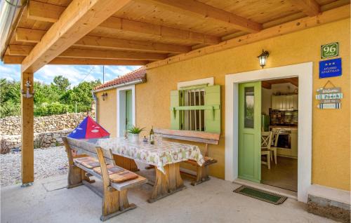 Punta Kriza House | Nice Home In Punta Kriza With Kitchen