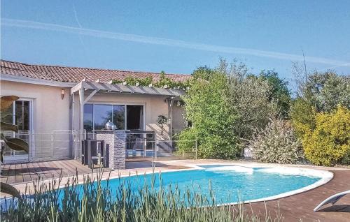 La Roche-Chalais House | Nice Home In St-Michel-L'eclusele-