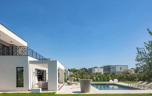 Butkovici House | Nice Home In Stancija Paradiz