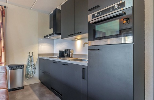 Tzummarum House | Nice home in Tzummarum with WiFi