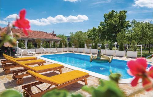 Unesic House | Nice Home In Unesic With Wifi