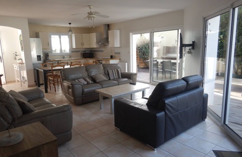 Port-des-Barques House | Nice house, very appreciated, quiet, close to the sea, private pool, 3*.