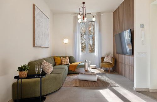 Quartier du Port Apartment | Nice Renting - 8BONAPARTE - Architect Loft Luxury 4 Bedrooms View Place du Pin