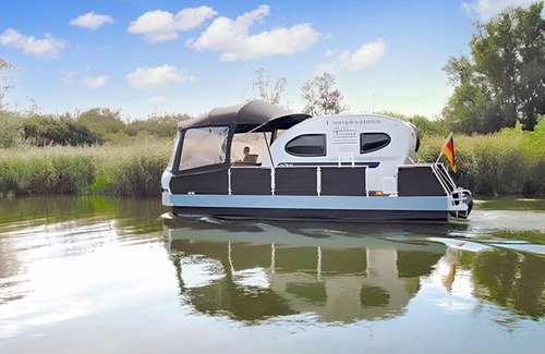 Meesiger Boat Rental | Nice ship in Verchen with kitchen