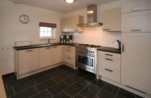 Roggel Villa | Nice villa with sauna, whirlpool & steam shower