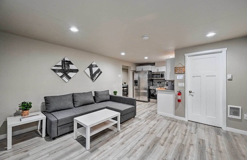 Victory Heights House | Nicely remodeled 3 bed house in Seattle - Free parking