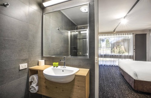 Corio Hotel | Nightcap at Gateway Hotel