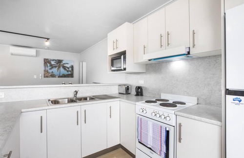 Queens Beach Hotel | Nightcap at Queens Beach Hotel