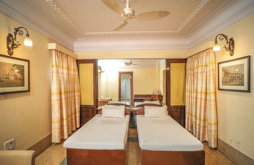Bhavnagar Hotel | Nilambag palace