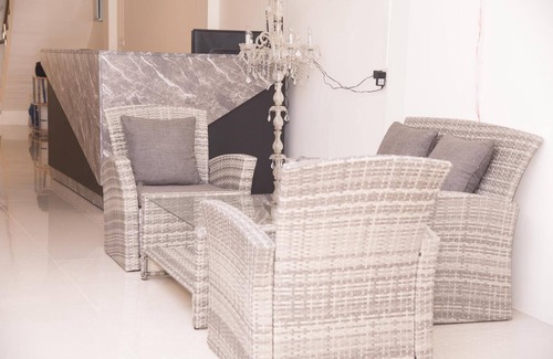 Wat Bowon Niwet House | Nina Guesthouse