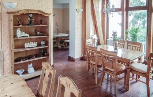 Frille House | Nine-Bedroom Holiday Home In Petershagen Ot Frille