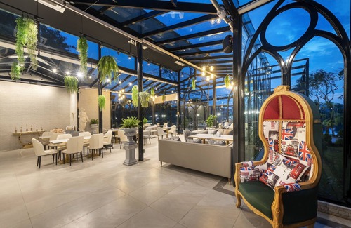 Ban Pong Hotel | Nine River Hotel