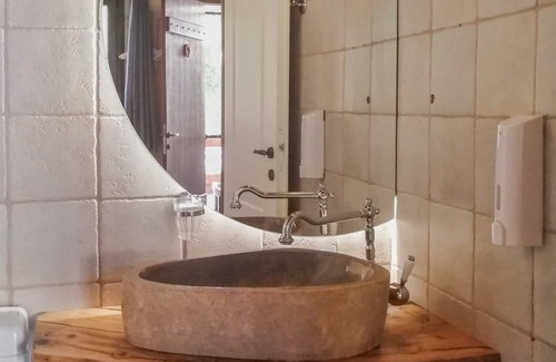 Kakalioraiika House | Ninemia Stay& Play