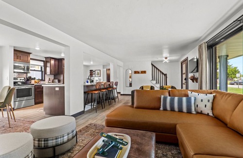 Ashwaubenon House | NineSixFive Fieldhouse | Stadium · Arcades · Luxe