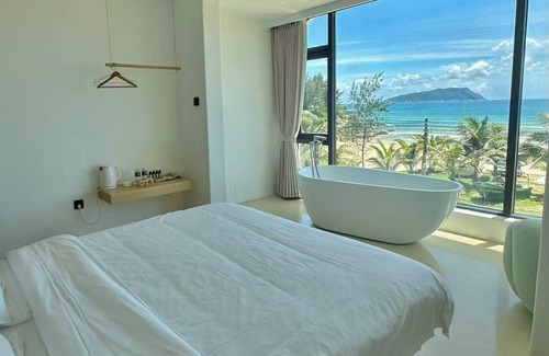 Wanning Hotel | Nirvana Seaview Homestay