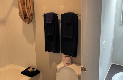 Central Alberta Hotel | Niton Junction Motel