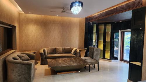 DLF Phase 3 Villa | Nivasa Villa - 5 BHK Triplex House Near Cyberhub