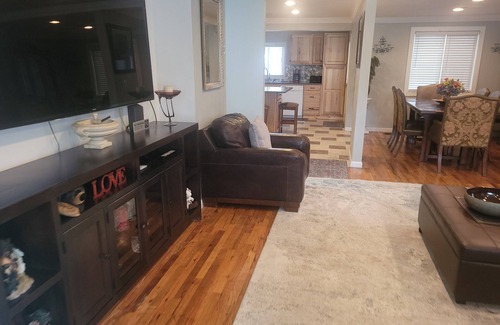 Glenwood Springs House | nMountain Vista, Cozy Home, 5 minutes to attractions