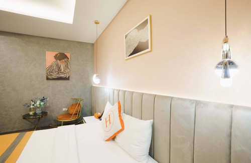 Trung Hoa Nhan Chinh Hotel | NNT HOTEL - Trung Kính