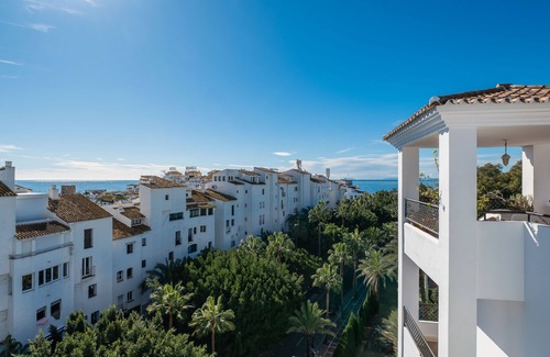 Puerto Banus Apartment | Nº 1 IN PUERTO BANUS, SEA VIEWS DUPLEX PENTHOUSE WITH PRIVATE HEATED POOL