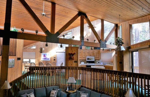 North Wawona House | NO PARK RESERVATIONS NEEDED! INSIDE YOSEMITE PK FRANK LLOYD WRIGHT INSPIRED HOME