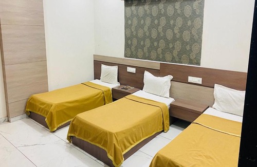 Halol Hotel | NON AC Richa Hotel Palace Vadodara