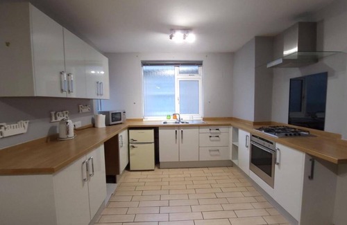 Bradley Stoke Apartment | Nook, 3 Bedrooms Apartment