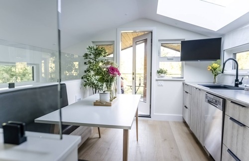 Ucluelet Cabin | Nootka Cabin-Couples Getaway, Modern I OD Shower