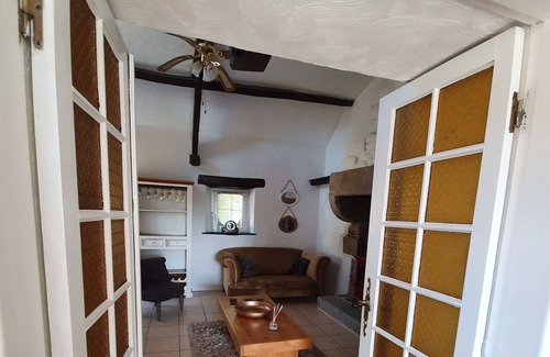 Saint-Michel-de-Montjoie House | Normandy cottage near to Le Mont St. Michel, Bayeux tapestry & D Day beaches.