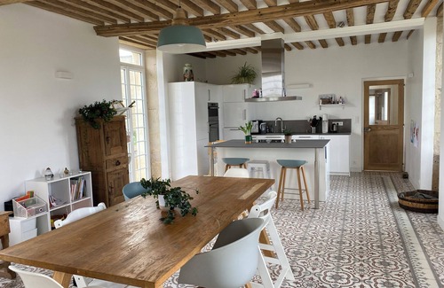 Janville House | Norman manor house 15 minutes from the sea.