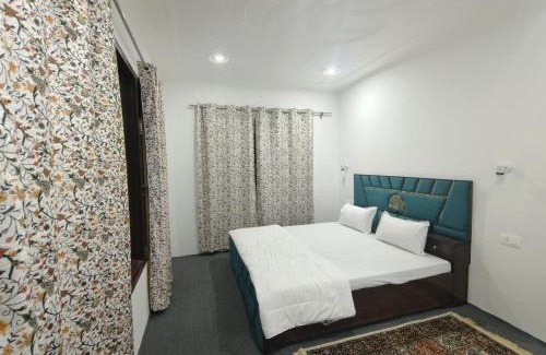 Brein Cabin | North Cliff Cafe & Retreat