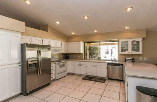 Paradise Valley Village House | North Phoenix 6 Bedroom with Guest House & Pool! Great for Large Groups