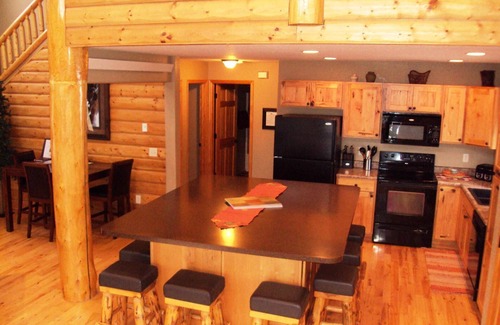 Deadwood Cabin | North Ridge Cabin-Panoramic views from the covered deck or the hot tub