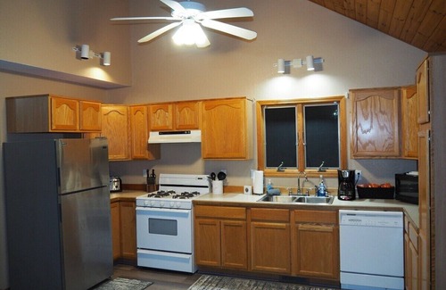 Gaylord House | Northern Blessings - LARGE, PRIVATE, AND COMFORTABLE!