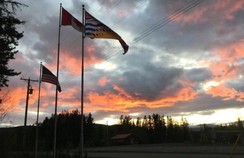 Dease Lake Hotel | Northway Motor Inn