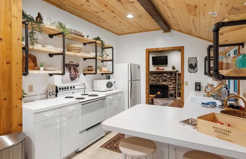 Harbor Springs House | Northwoods Nook: 2 BR, 1 BA House in Harbor Springs , Sleeps 4