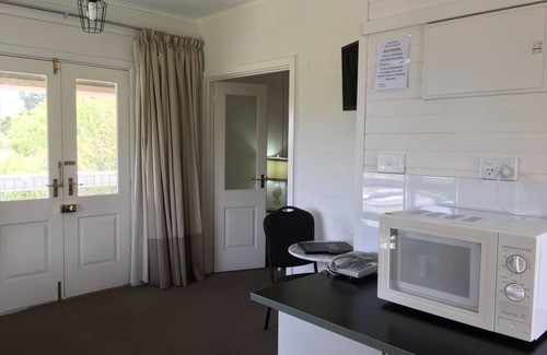 Mount Eliza Hotel | Norwood House Motel & Reception Centre