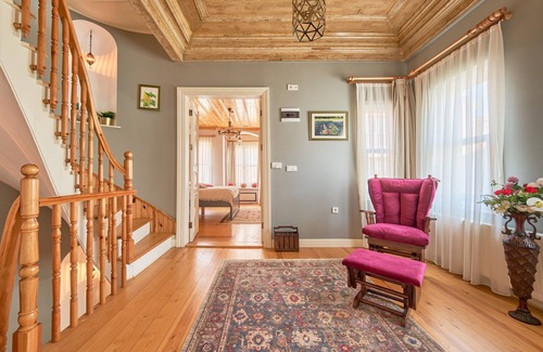 Balat House | Nostalgic & Comfortable Historical Home!