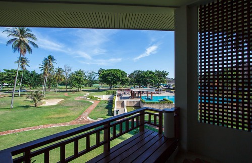 Pak Nam Hotel | Novotel Chumphon Beach Resort