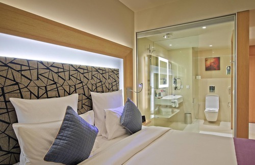 Visakhapatnam Hotel | Novotel Visakhapatnam Varun Beach Hotel