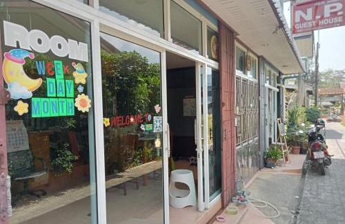 Bang Phra House | NP guesthouse