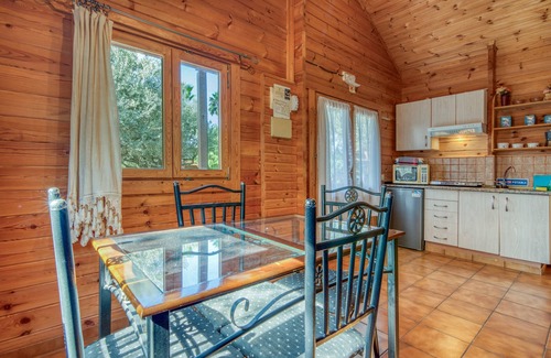 Benicolet Apartment | Null 'Entre Viejos Olivos 4' with Mountain View, Shared Pool and Air Conditioning