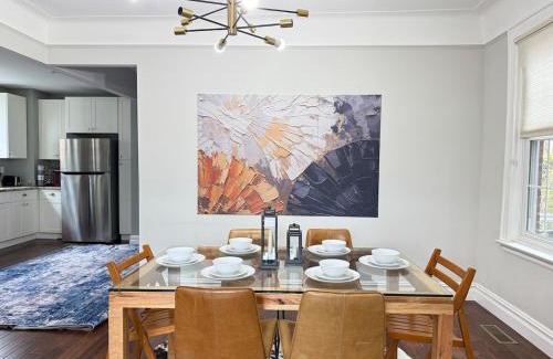 North Side Apartment | NYC in 30 min 3 King Beds Patio WD Sunroom