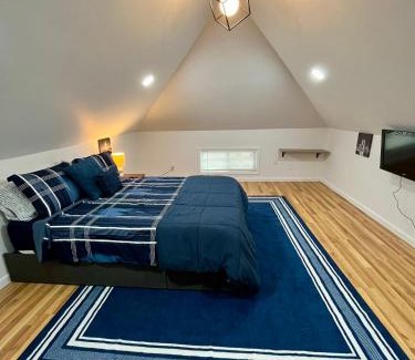 North Bergen House | NYC-Style Loft with Secret Entrance - Just 6 Miles from Times Square