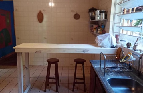 Embu das Artes House | O Brejo Encantado Hostel e Hospedagem
